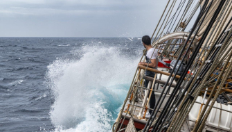 Sailing our way to Tristan da Cunha Jordi Plana Morales