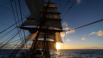 Sunset sail by Marretje Adriaanse