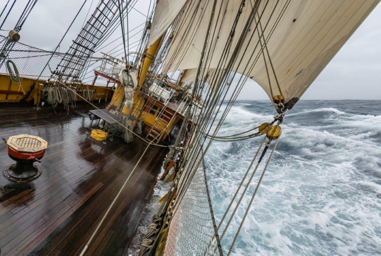 Roaring 40’s by Jordi Plana Morales