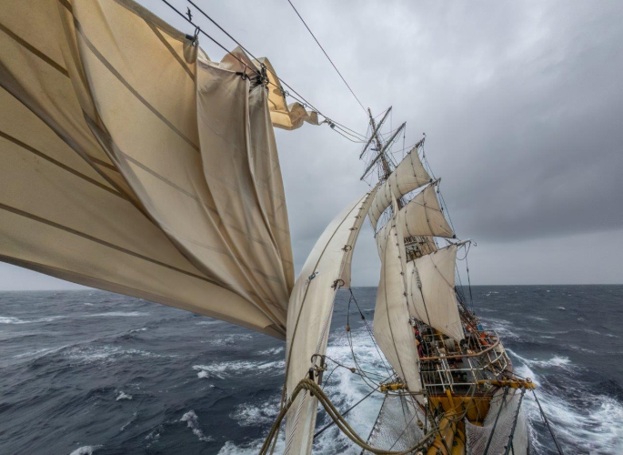 Roaring 40’s by Jordi Plana Morales