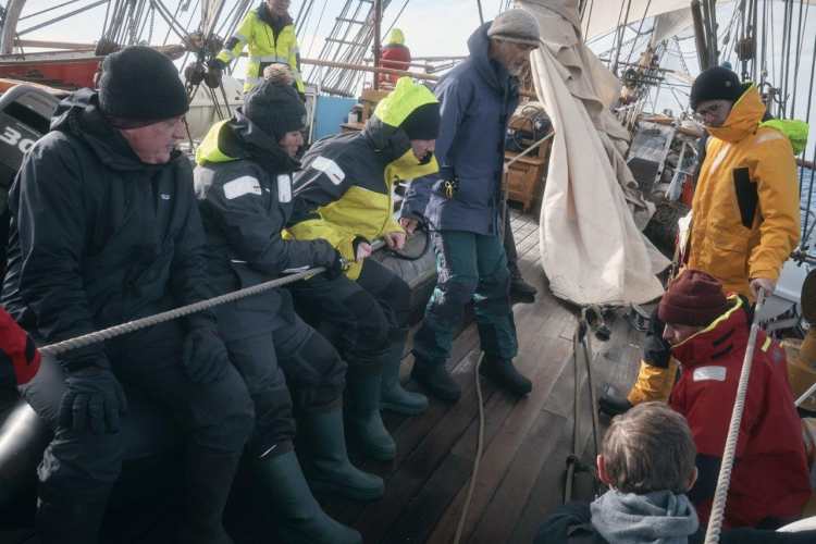 Sailing towards Tristan da Cunha by Richard Simko