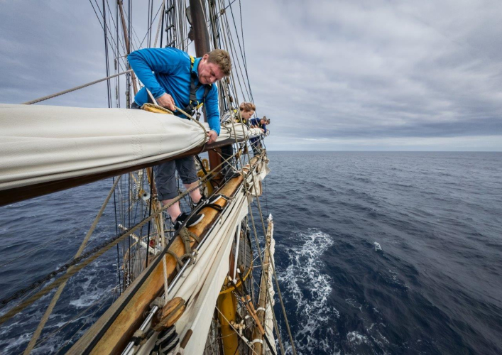 Motoring and Motorsailing our way towards Tristan da Cunha by Jordi Plana Morales