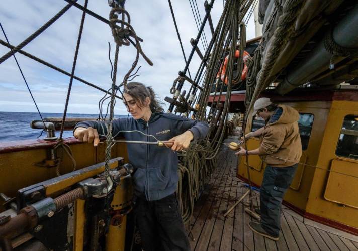 Close-hauled good sailing, closing up to the African coast by Jordi Plana Morales