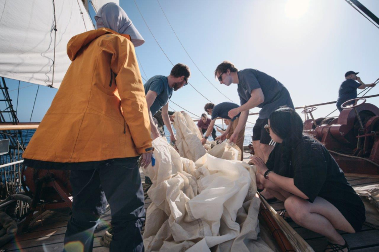 Southeasterlies by Richard Simko