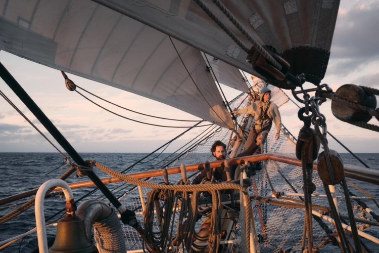 The fair Southeasterlies by Richard Simko