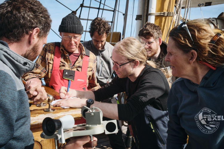  Southeasterlies entering the latitudes of the 20ºS by Richard Simko