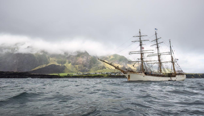 A good day in Tristan da Cunha by Jordi Plana Morales