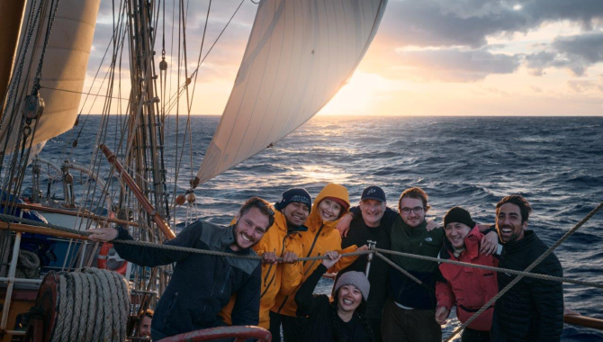 The fair Southeasterlies by Richard Simko