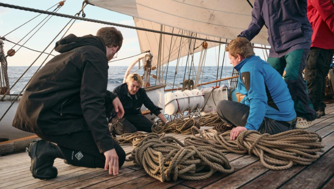 Sailing the Southeasterlies off the African coast by Richard Simko