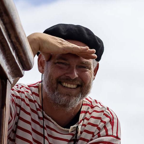 Hans de Lind captain