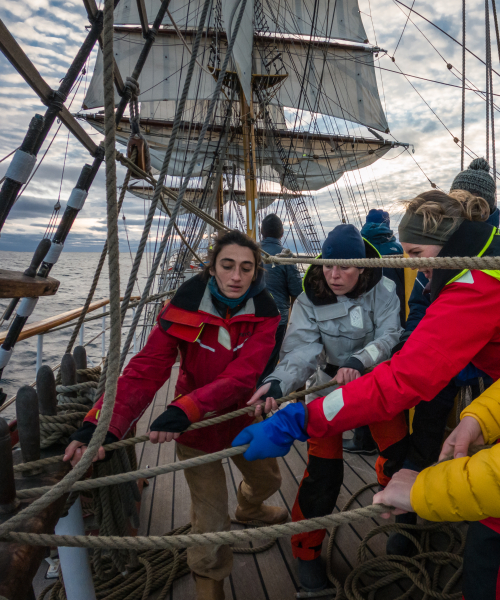 Pulling ropes in southern seas