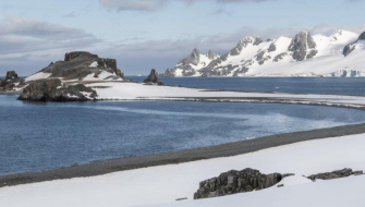 South Shetland Islands by Jordi Plana Morales