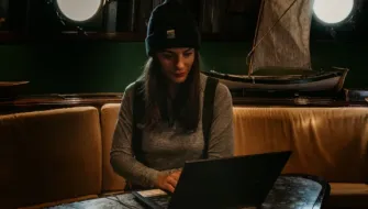 Bark EUROPA Drea Leon