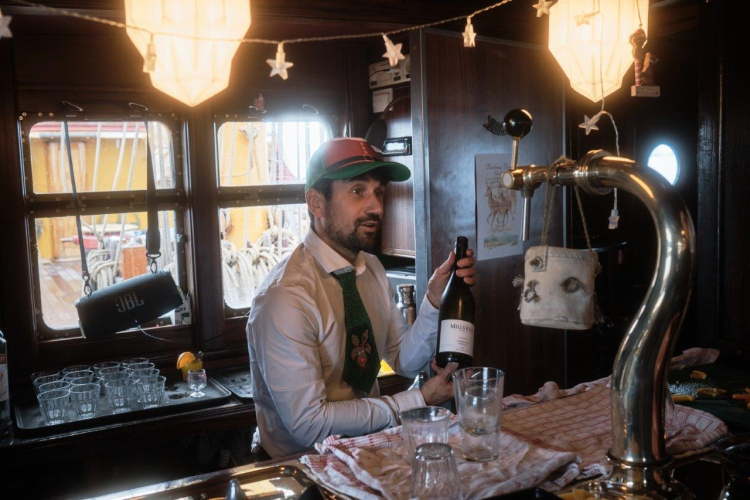 Bartender Ben during Christmas