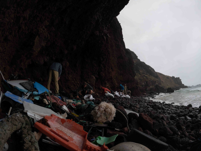 Bark EUROPA Cleanup Rapa Nui Easter Island together with the Ocean Cleanup by Marretje Adriaanse