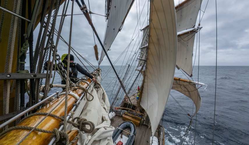 Passing Cape Horn - Variable and changeable winds - bark europa - Jordi Plana Morales