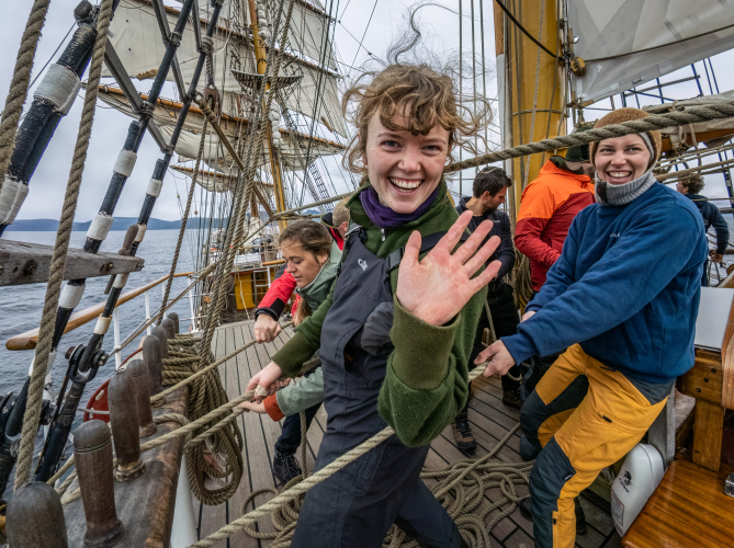 Sailing into the Beagle Channel - Bark EUROPA Jordi Plana Morales