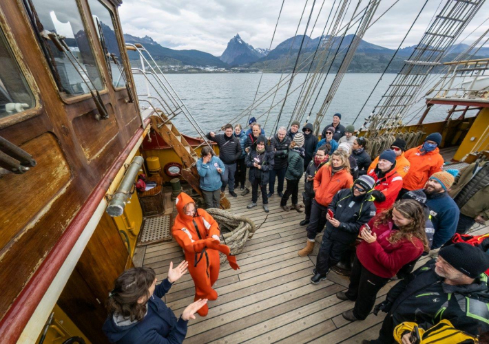 Start our way along the Beagle Channel.