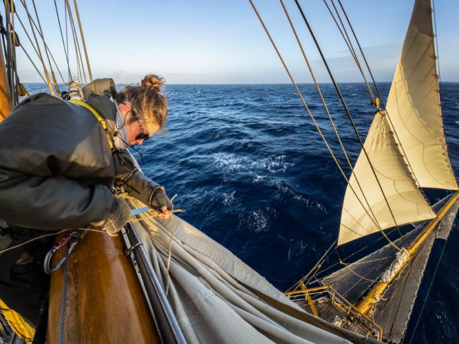 Drake Passage gives us a little taste of what it is capable of Bark EUROPA Jordi Plana