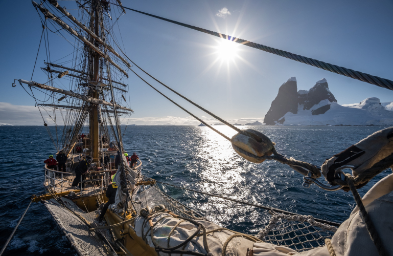 Lemaire Channel. Argentine Islands by Jordi Plana Morales