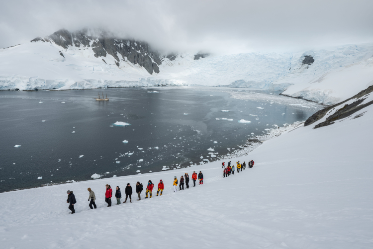 the western shores of the Antarctic Peninsula