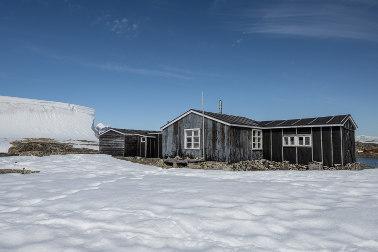 Lemaire Channel. Argentine Islands by Jordi Plana Morales