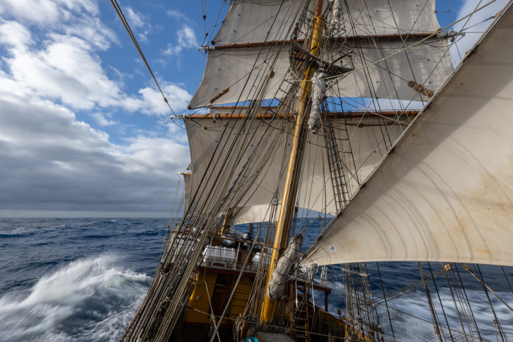 A temperamental Drake Passage Bark EUROPA Jordi Plana Morales