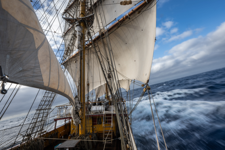 A temperamental Drake Passage Bark EUROPA Jordi Plana Morales