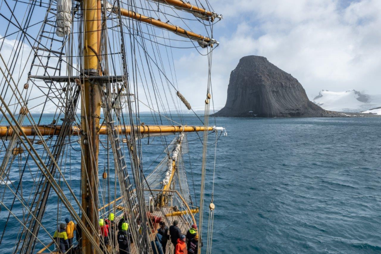 South Shetland Islands by Jordi Plana Morales Bark EUROPA