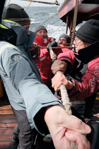 Waves passing in the night - Richard Simko ANT 3 2025