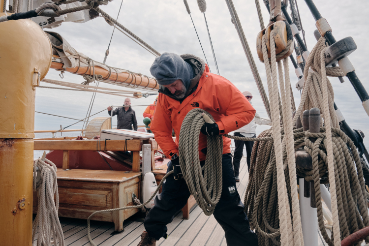 Waves passing in the night - Richard Simko ANT 3 2025