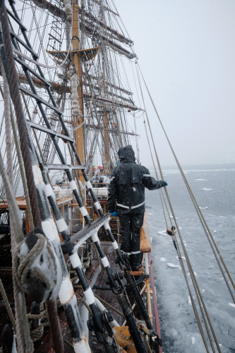 Waves passing in the night - Richard Simko ANT 3 2025