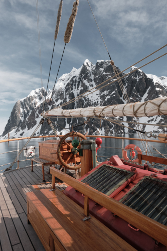 Waves passing in the night - Richard Simko ANT 3 2025