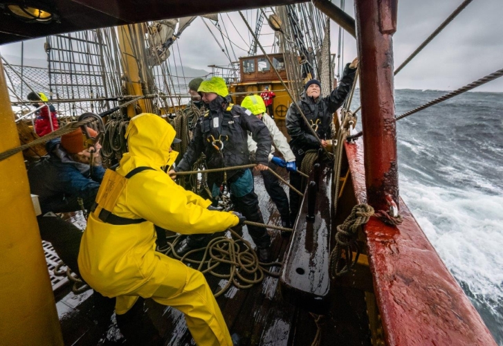 Chilean Channels day at sea by Jordi Plana Morales