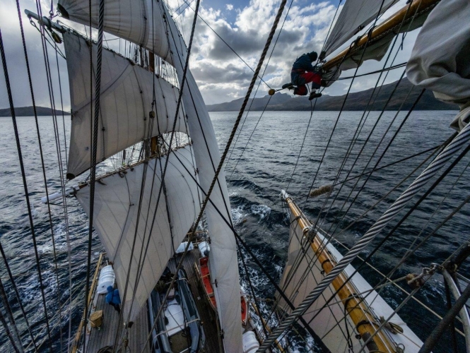 Chilean Channels day at sea by Jordi Plana Morales