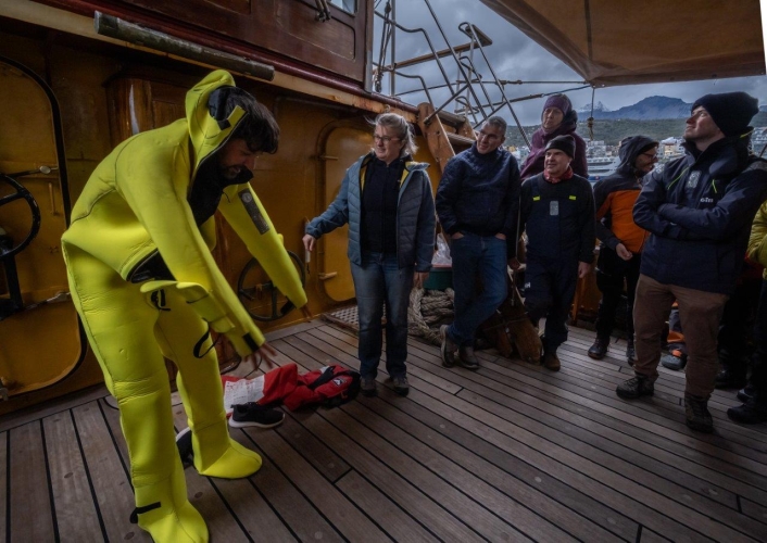 Chilean channels voyage ushuaia by Jordi Morales