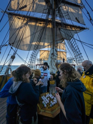 Easter Sunday · Pacific Ocean · Humpback Whales · Blue Whales Bark EUROPA