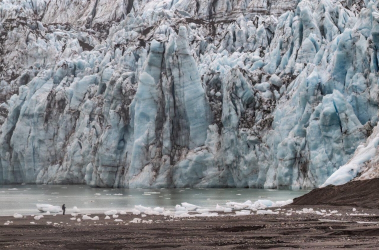 Sailing in the Chilean channels Fiordo Peel - Estero Amalia (Skua Glacier)