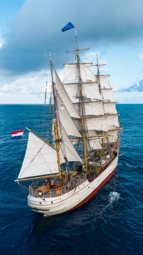 Bark EUROPA manta trawl research in the Pacific Fraser Edwards 