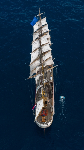 Bark EUROPA manta trawl research in the Pacific Fraser Edwards 
