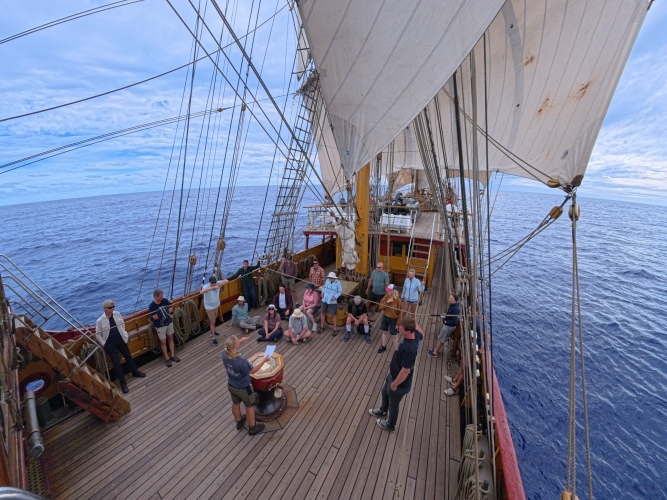 Familiarisations and sail training from Cook Islands to Tonga