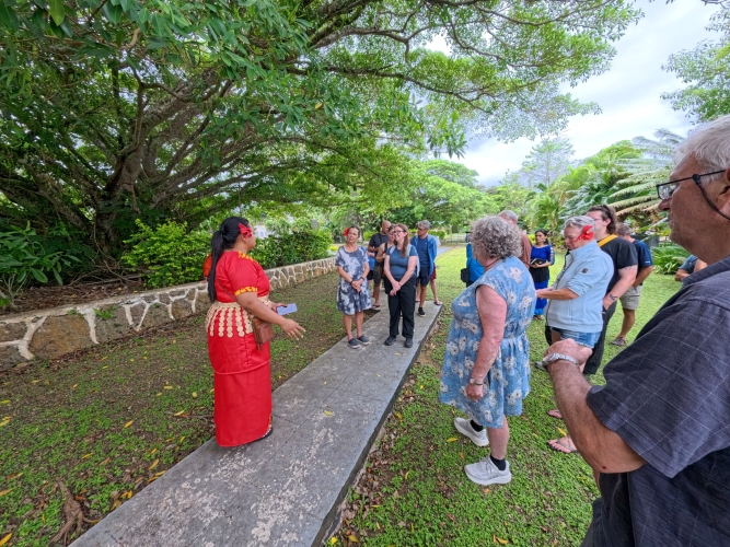 Exploring Tonga Bark EUROPA Johanne