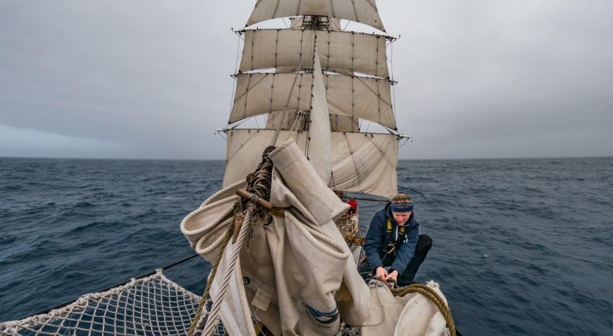 Southern ocean sailing