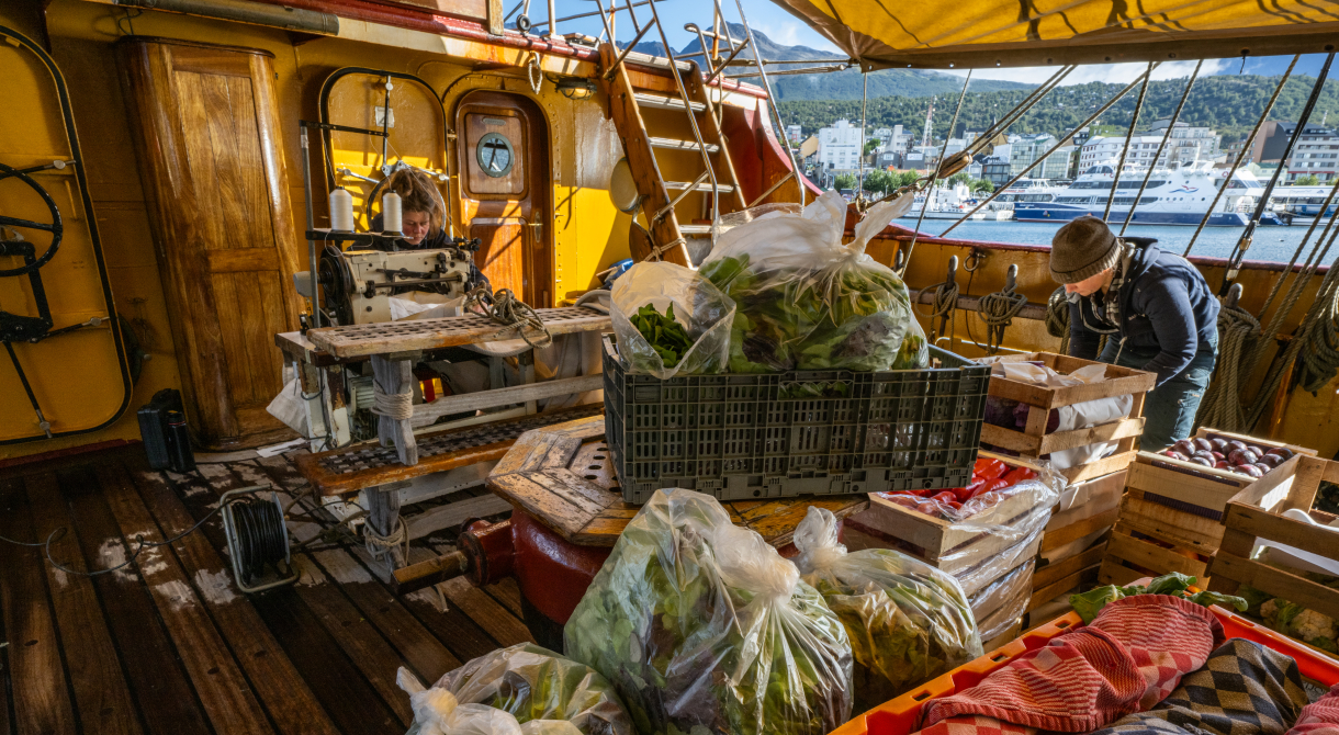 Stores and sailmending