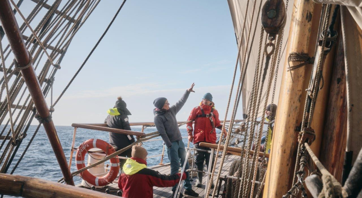 Sailing towards Tristan da Cunha by Richard Simko