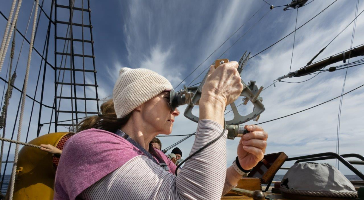 Motoring and Motorsailing our way towards Tristan da Cunha by Jordi Plana Morales