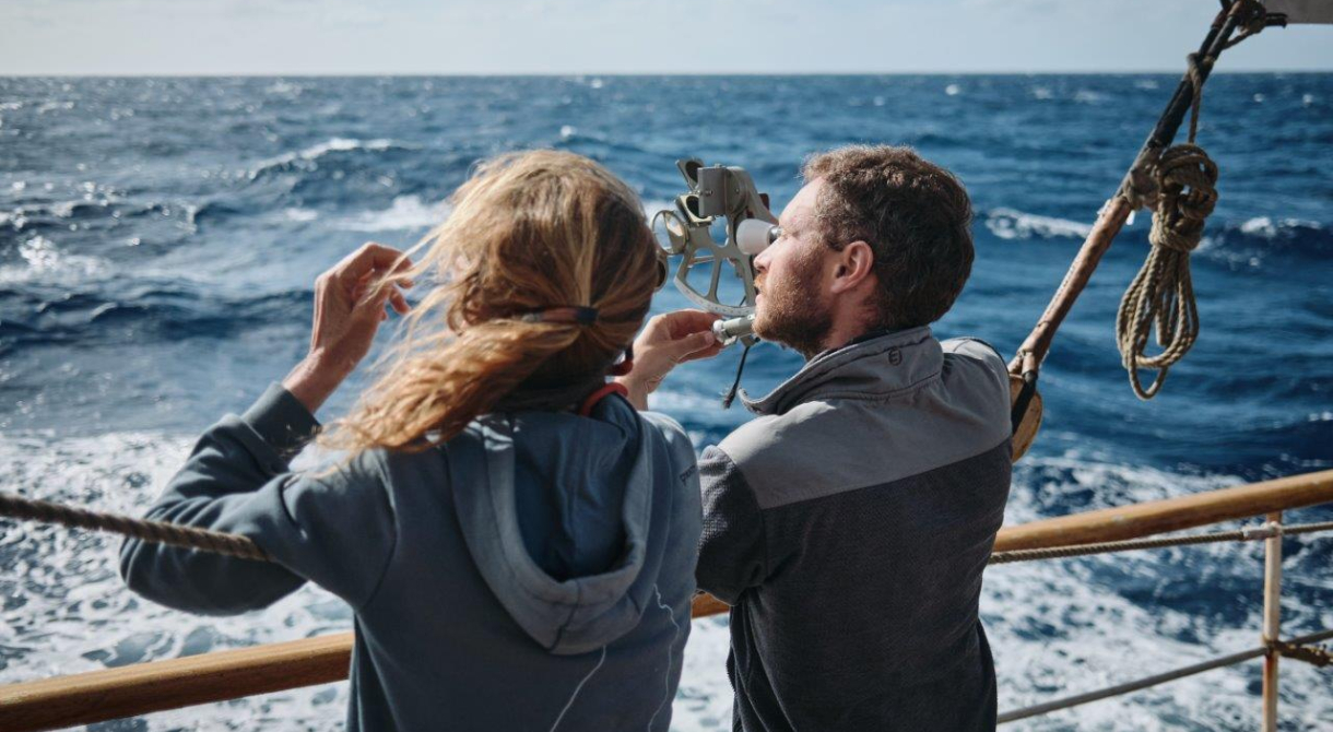  Southeasterlies entering the latitudes of the 20ºS by Richard Simko