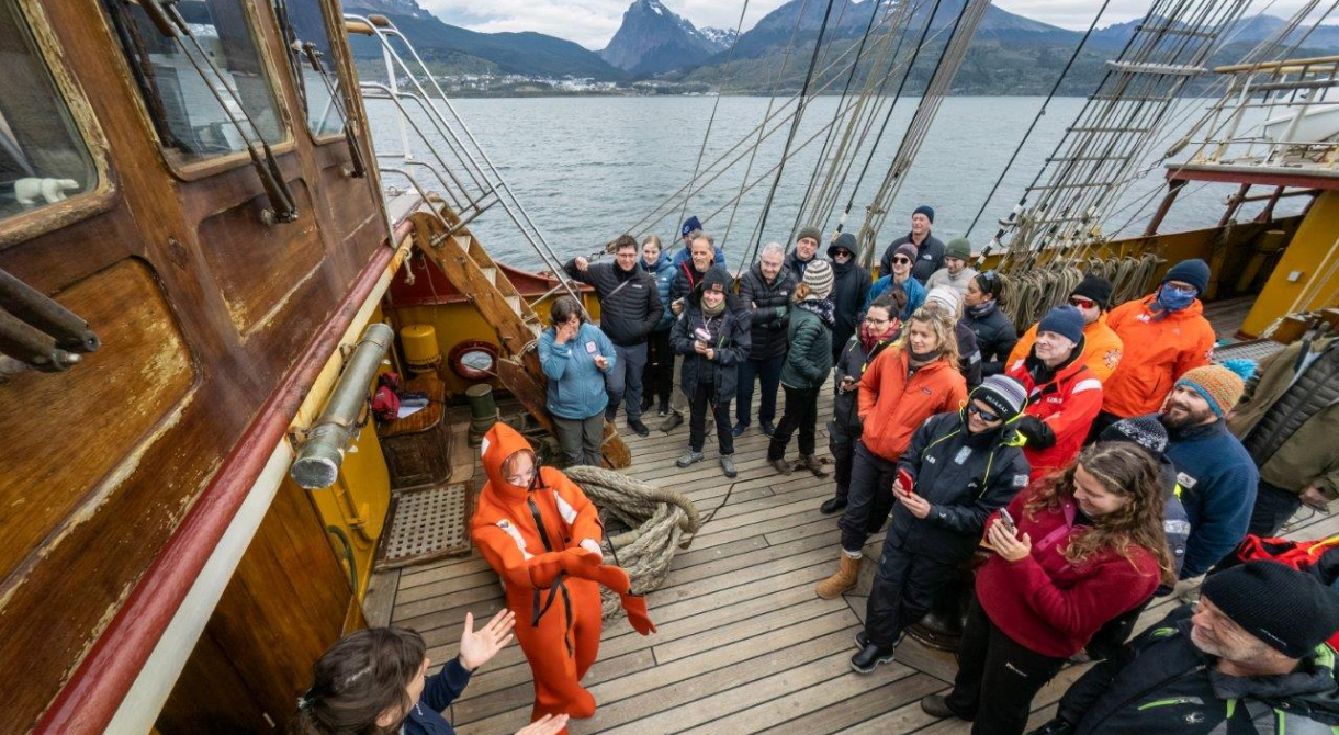 Start our way along the Beagle Channel.