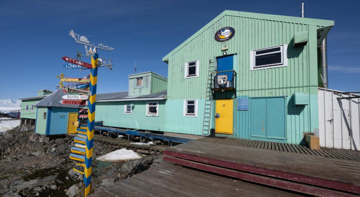 Vernadsky by Jordi Plana Morales