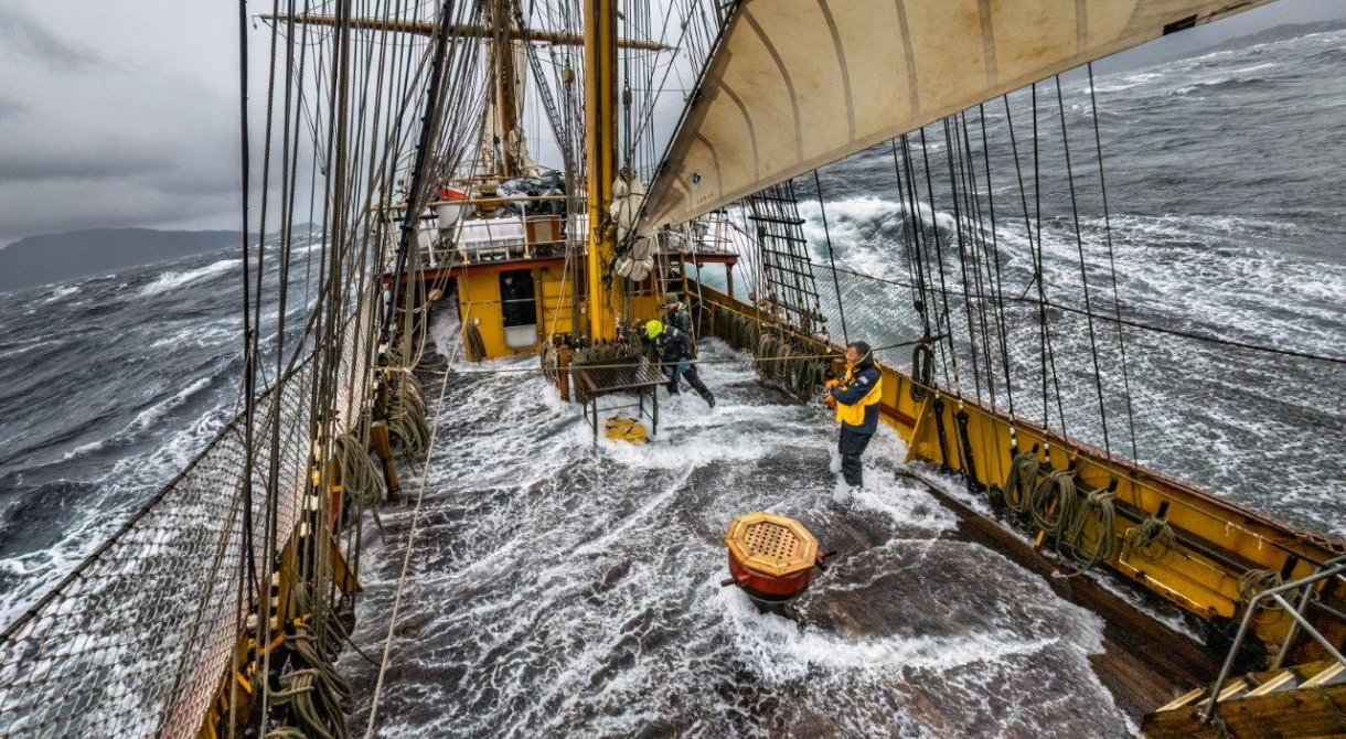 Chilean Channels day at sea by Jordi Plana Morales